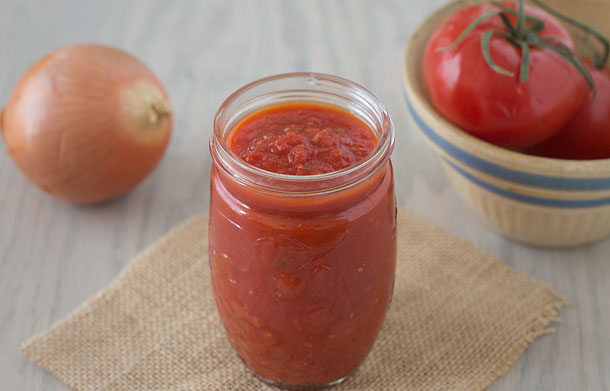 Tomato-Sauce-wide-shot