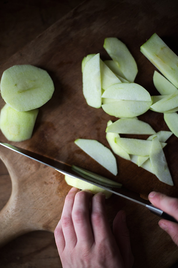 Cutting-Apples-for-Tartlets